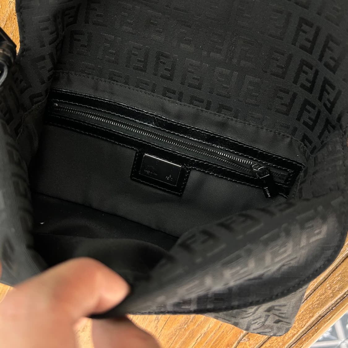 16268 - 펜디 블랙 주카 더블 플랫 바게트 백 상품이미지7