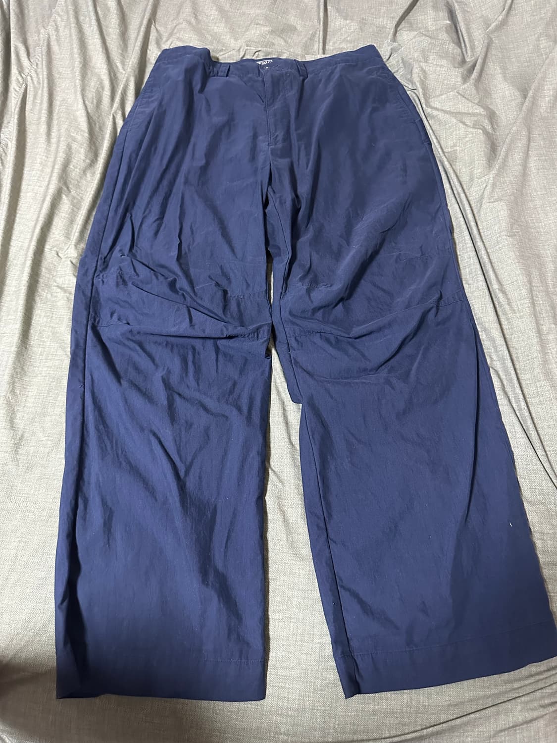 폴로 랄프로렌 네이비 나일론 팬츠 착샷O 상품이미지1