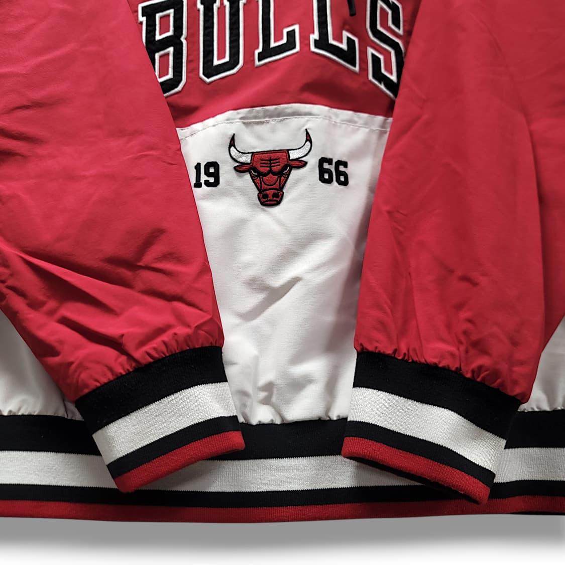 [M] NBA 시카고불스 레드&화이트 바람막이 후드아노락 상품이미지8