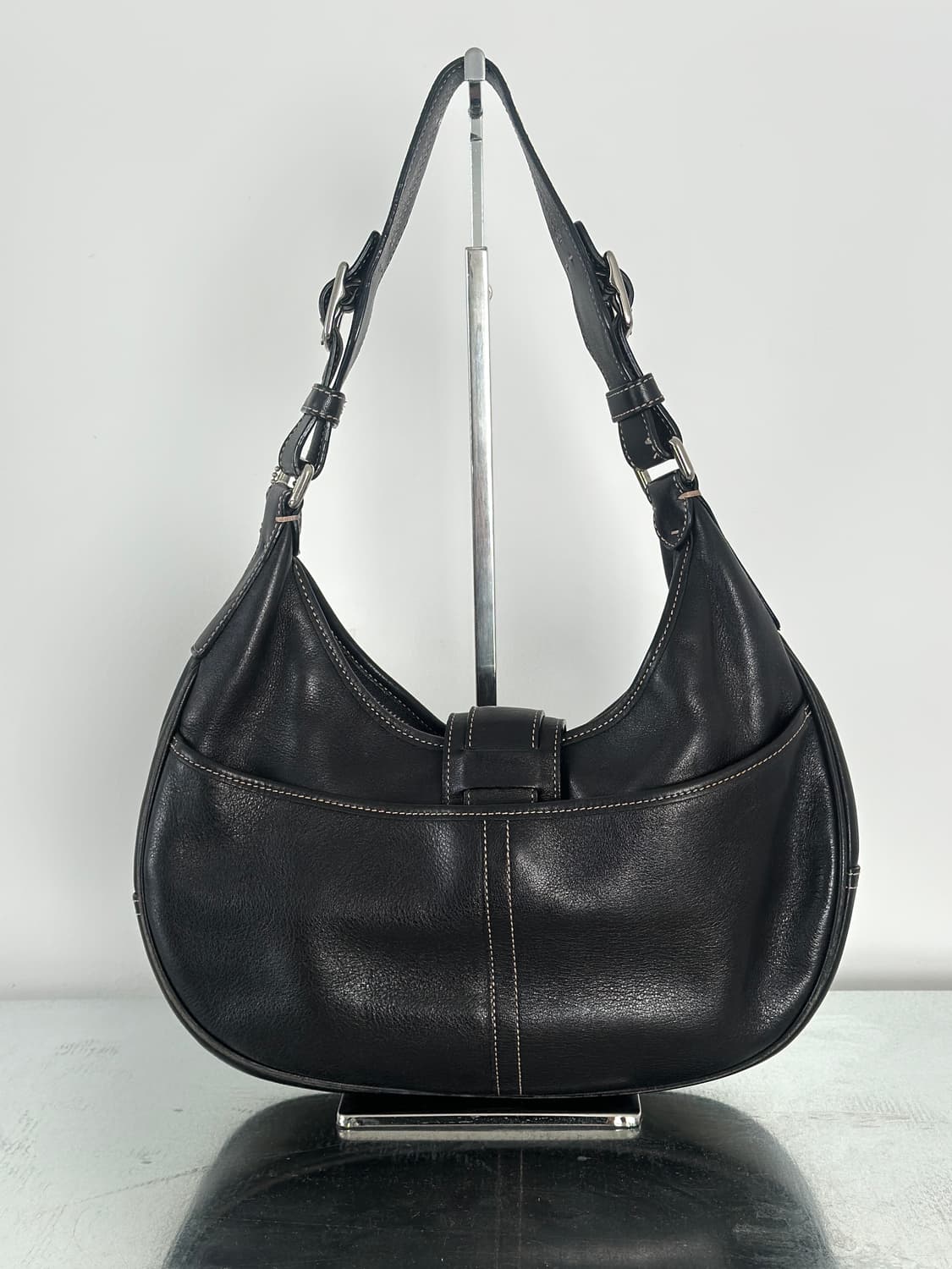 코치 블랙 버클 호보백 상품이미지3