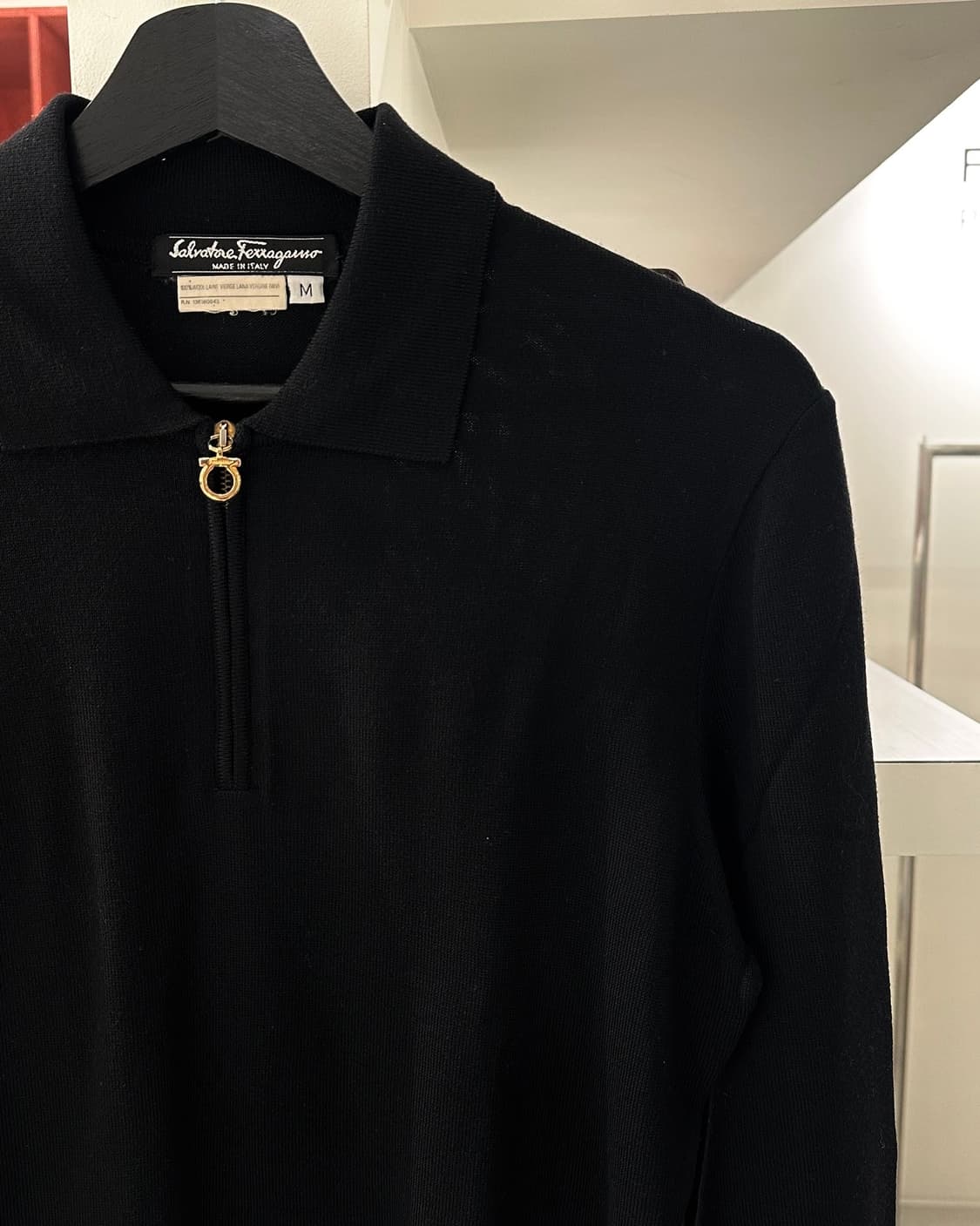 살바토레 페레가모 블랙 간치니 하프 지퍼 카라 니트 상품이미지3