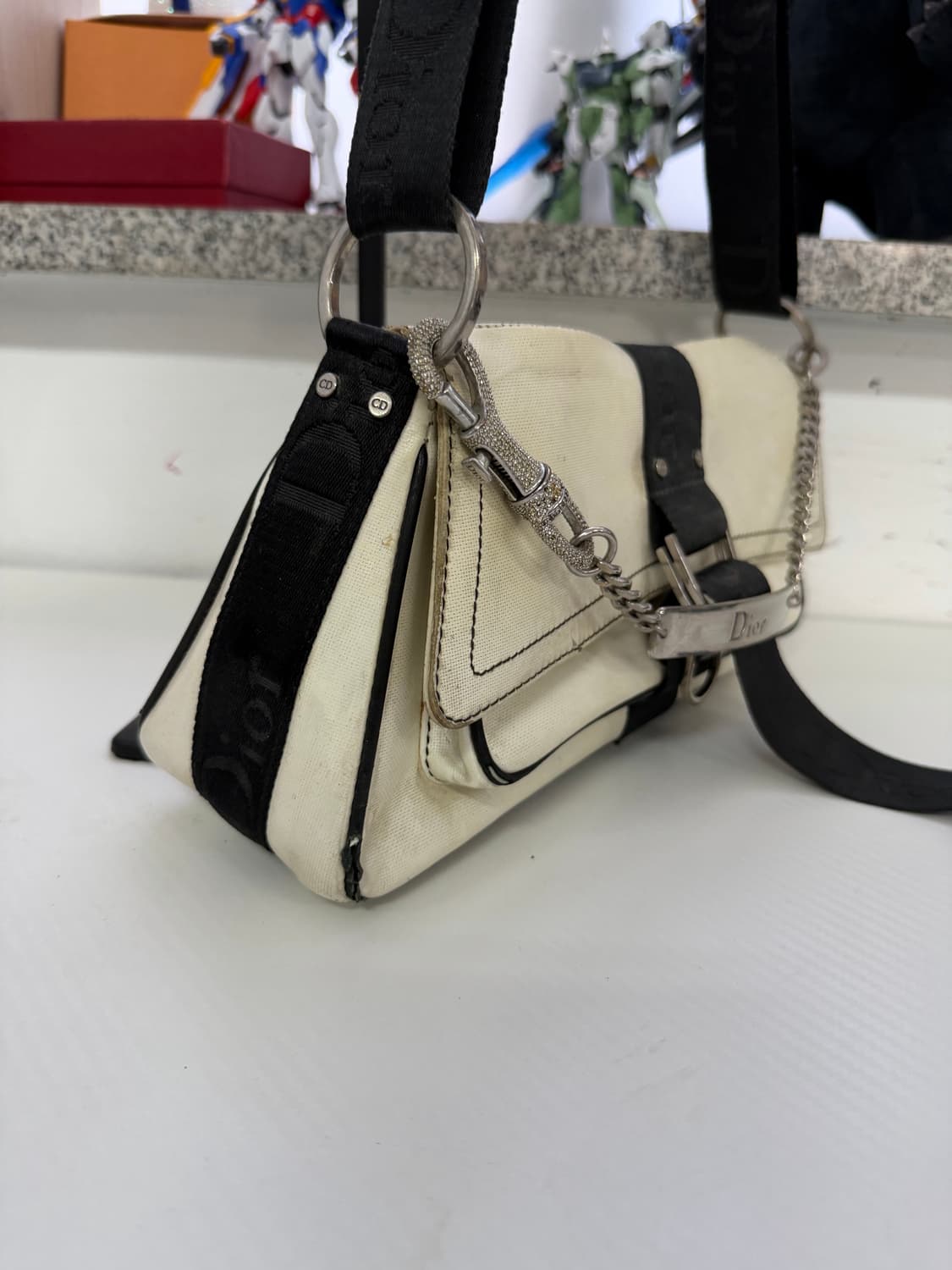 정품) 디올 화이트 캔버스 숄더백 체인 스트랩 상품이미지5