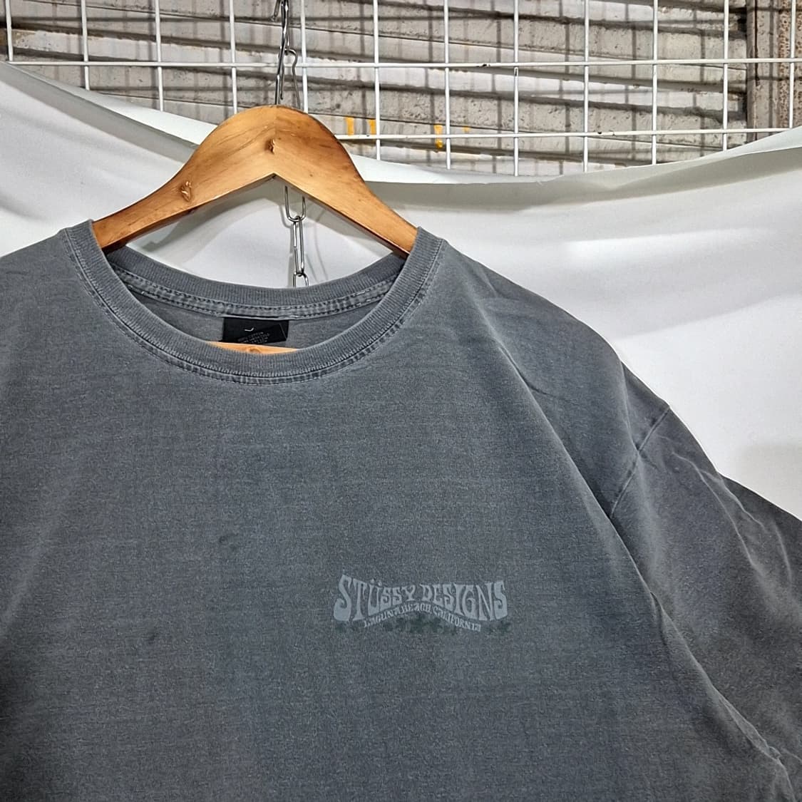 스투시 Designs 로고 반팔티 상품이미지3