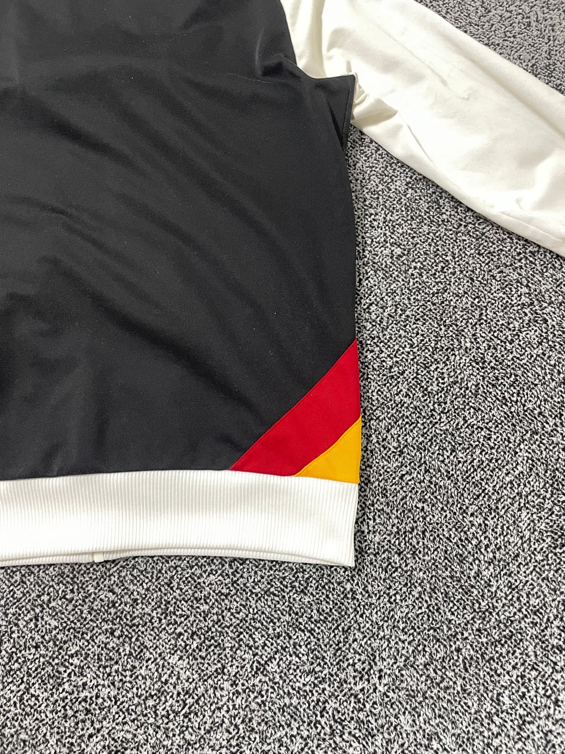 빈티지9. 아디다스 독일 국대 엠블럼 져지 트랙탑 검흰 배색 트레이닝 상품이미지5
