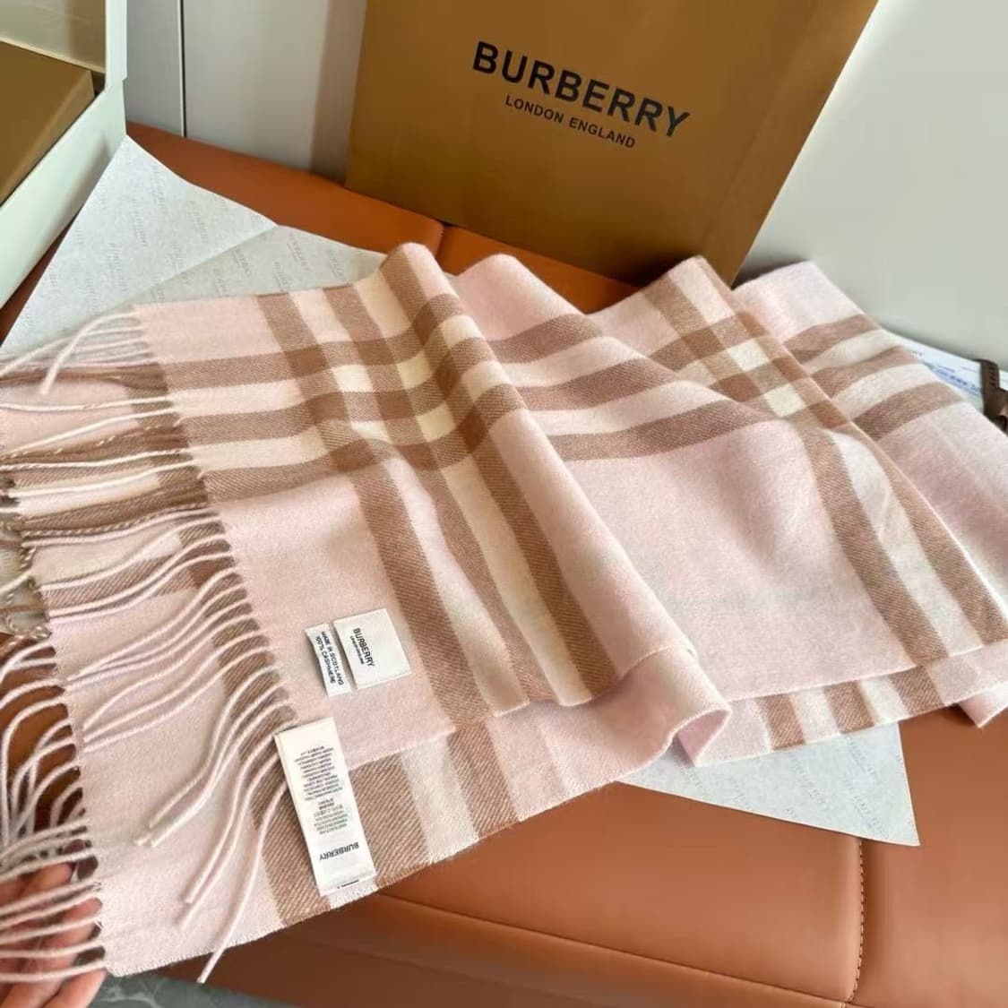 버버리숙녀 리버서블 스카프
 상품이미지1