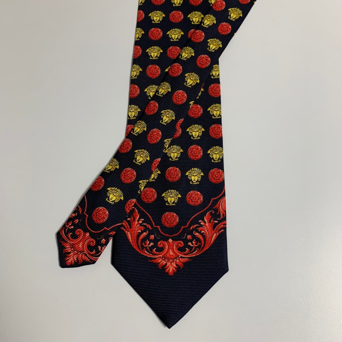 베르사체(VERSACE) 명품 모노그램넥타이 페이즐리 정장코디 최상급 상품이미지3