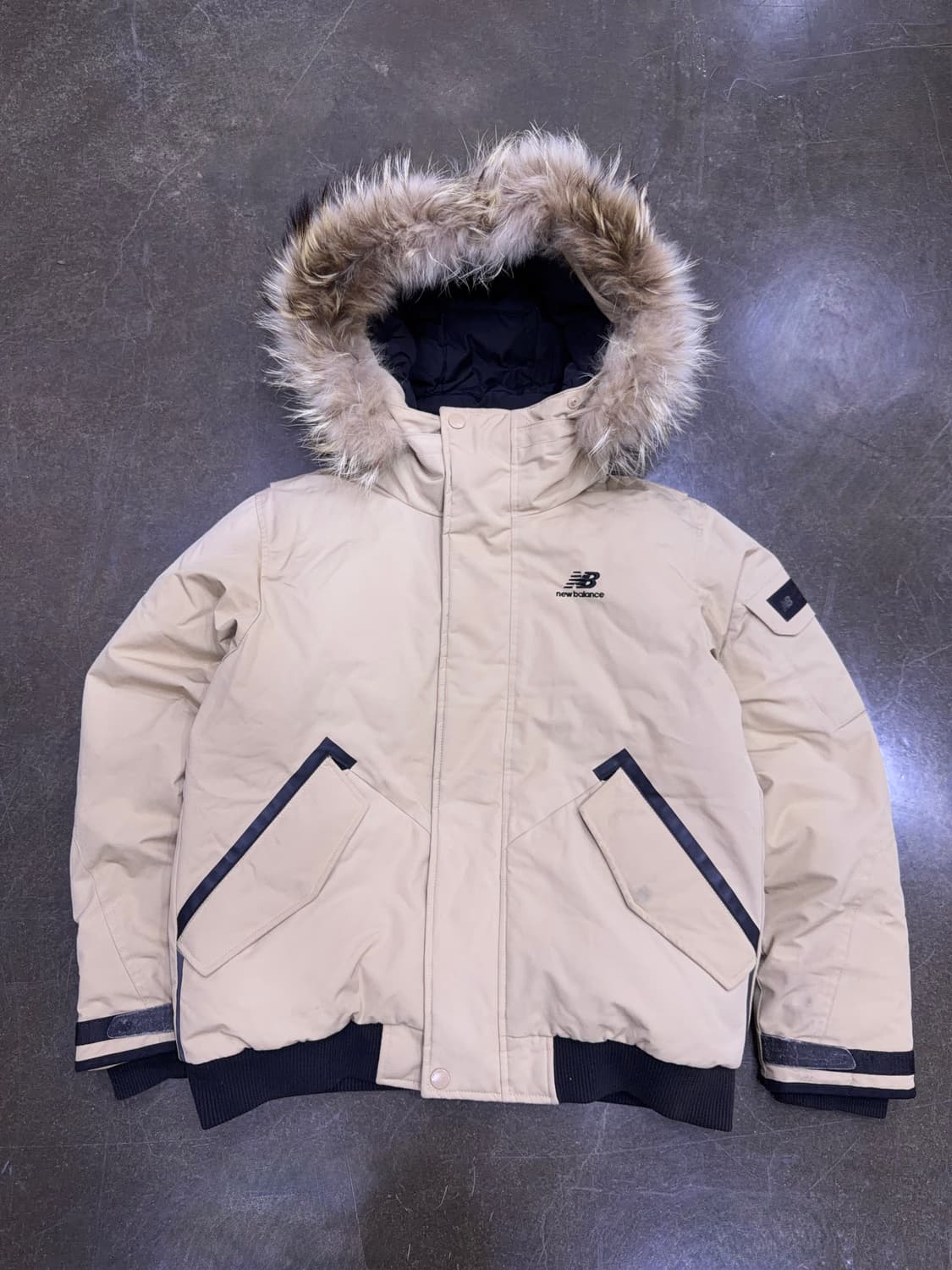 뉴발란스 패트롤 숏패딩 덕다운 패딩점퍼 L 상품이미지1