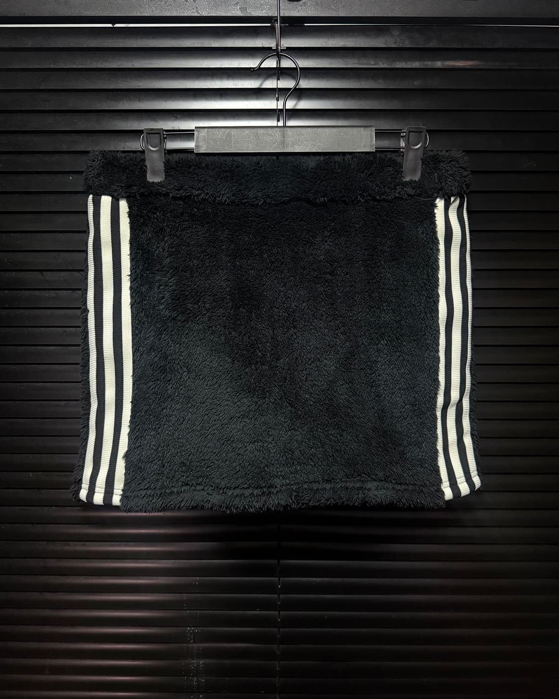 아디디스 털 후리스 블랙 삼선 방한 겨울 골프 S 90 갸루 펑크 치마  상품이미지3