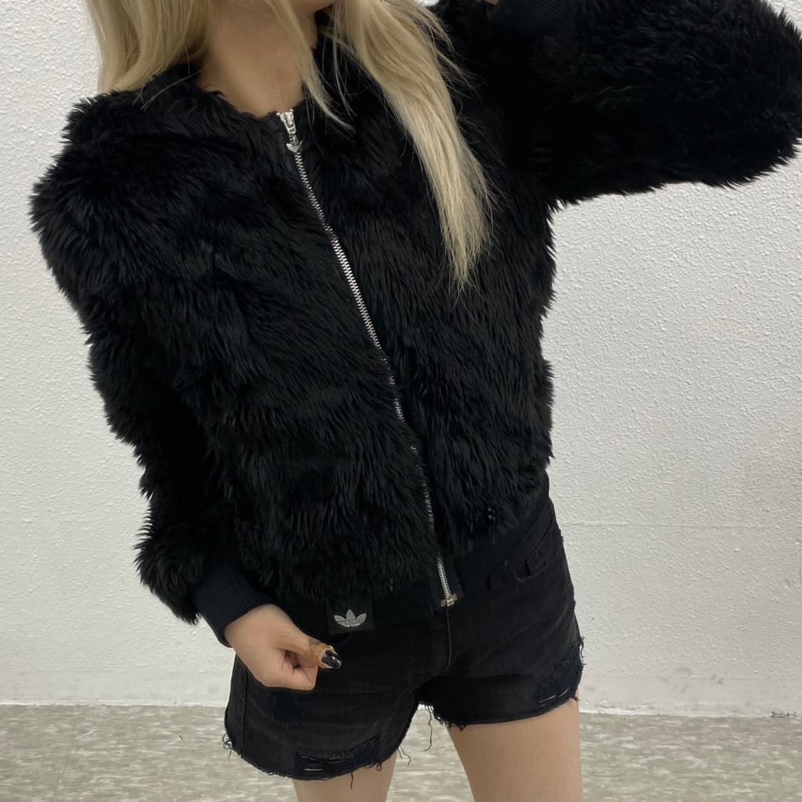 아디다스 블랙 퍼 후드자켓 90 상품이미지1