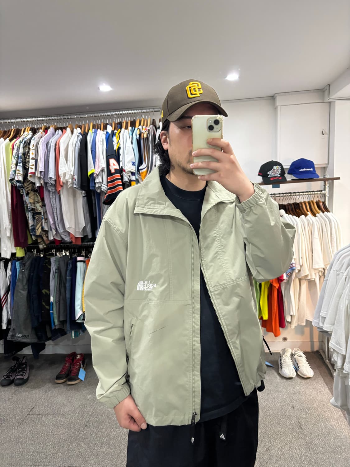 노스페이스 미들로고 바람막이 상품이미지5