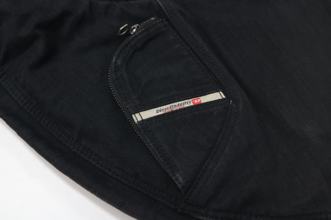 디젤 아카이브 하프문 숄더백 상품이미지5