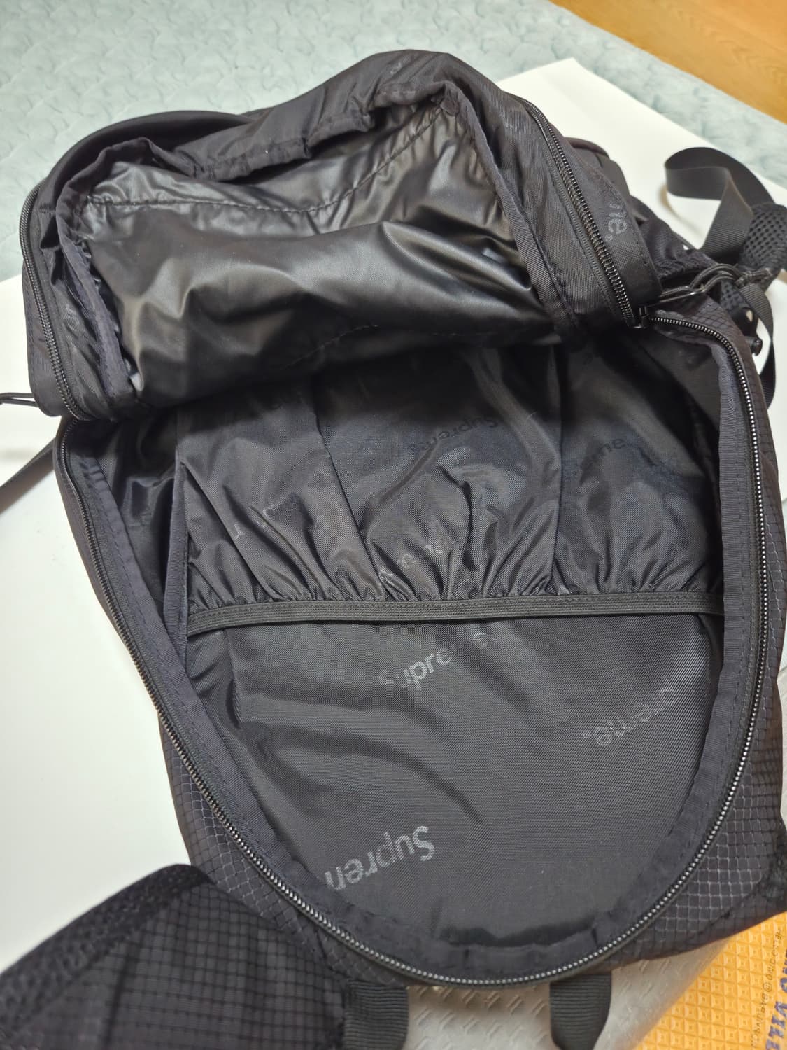 슈프림 22ss 백팩 블랙 상품이미지4