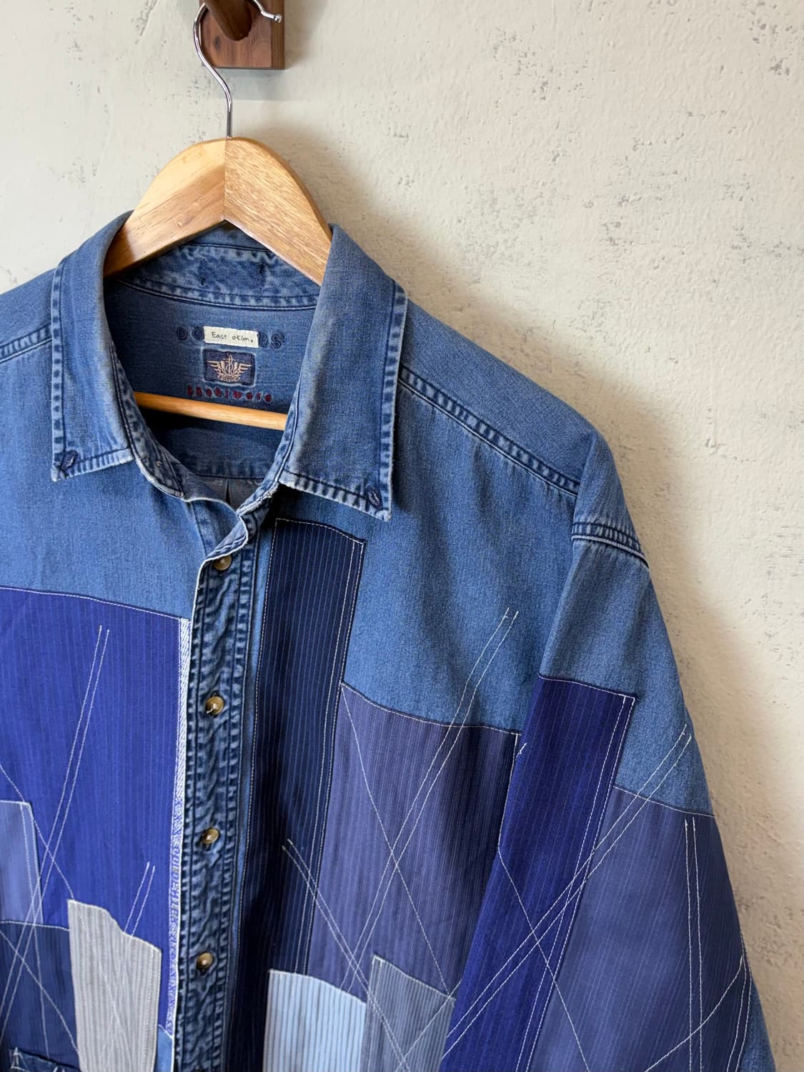 이스트오캄 핸드 리메이크 데님 패치워크 랜드필 셔츠 상품이미지4