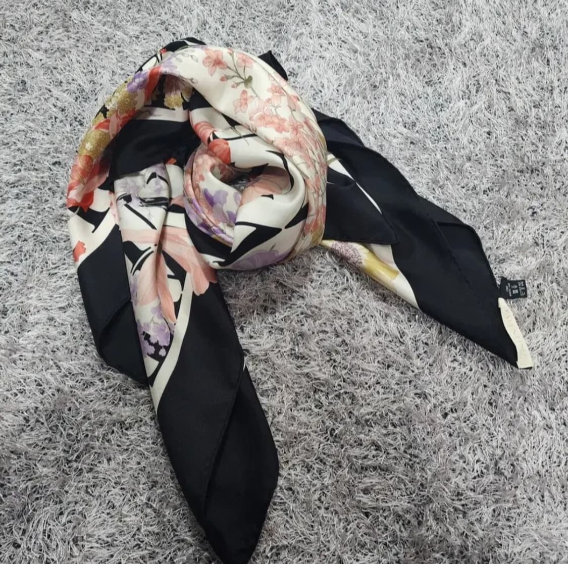 발렌티노 실크 스카프 상품이미지2