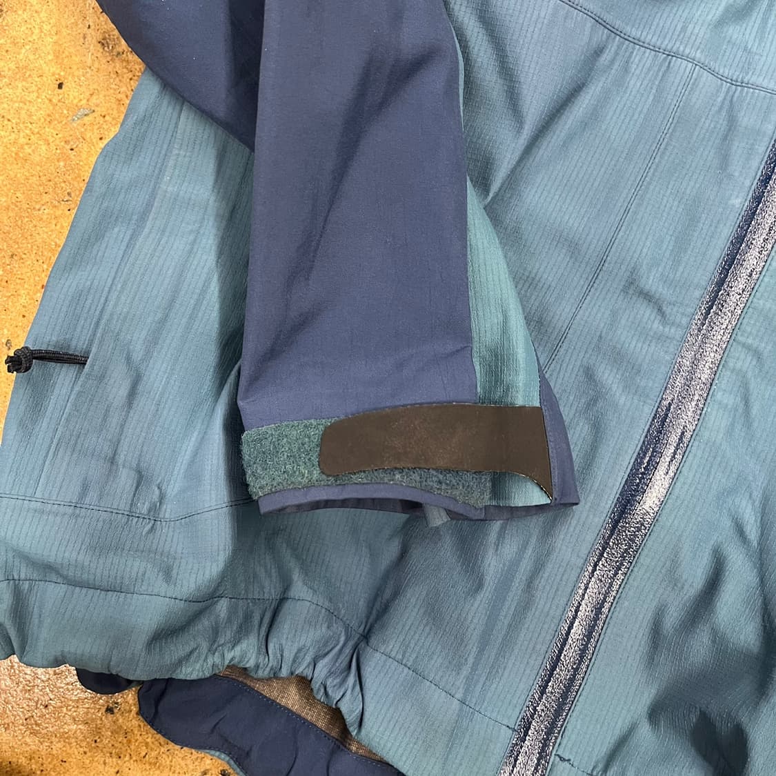 [정품/M] 아크테릭스 고어텍스 바람막이 자켓 블루 b10 상품이미지4