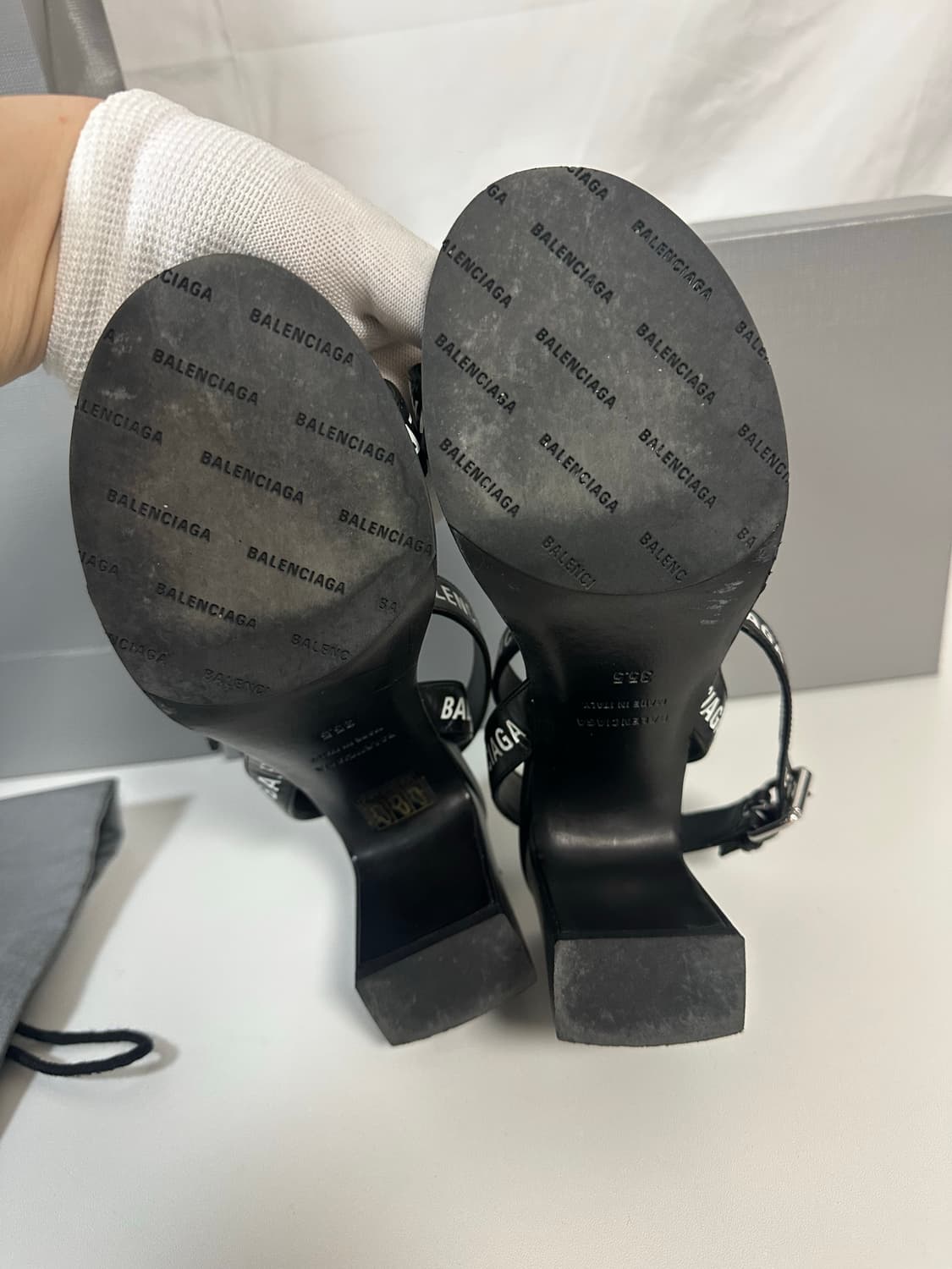 발렌시아가 스트랩 레더 샌들힐 (35.5) 상품이미지3