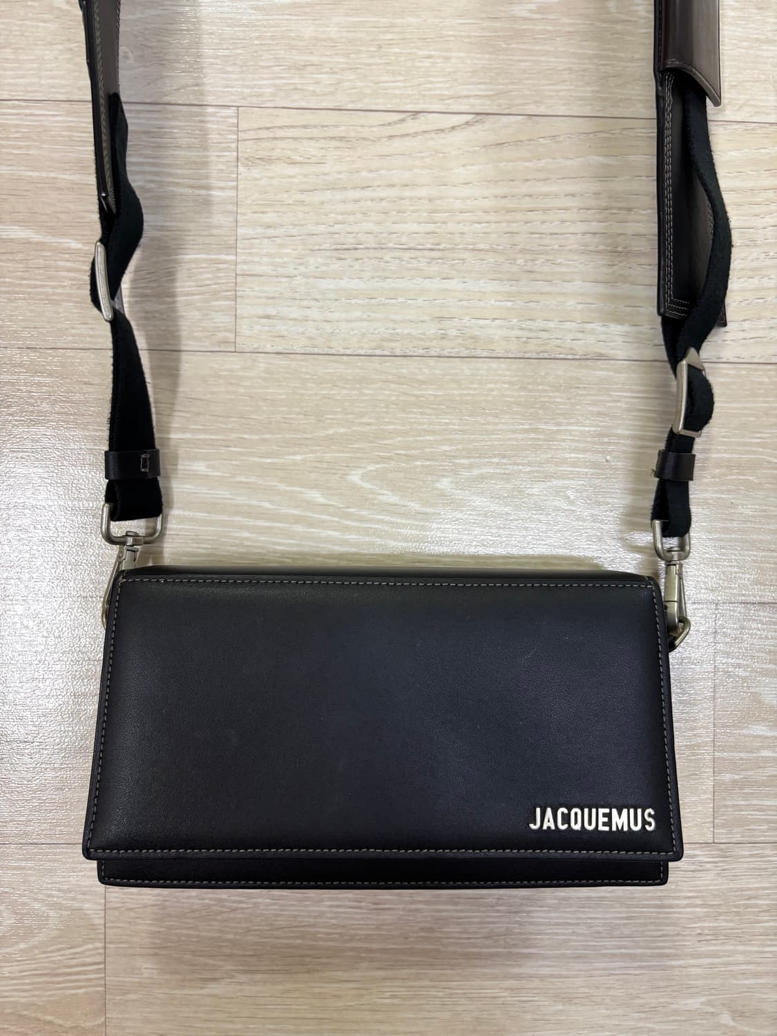 자크뮈스 르밤비노 크로스백 상품이미지3