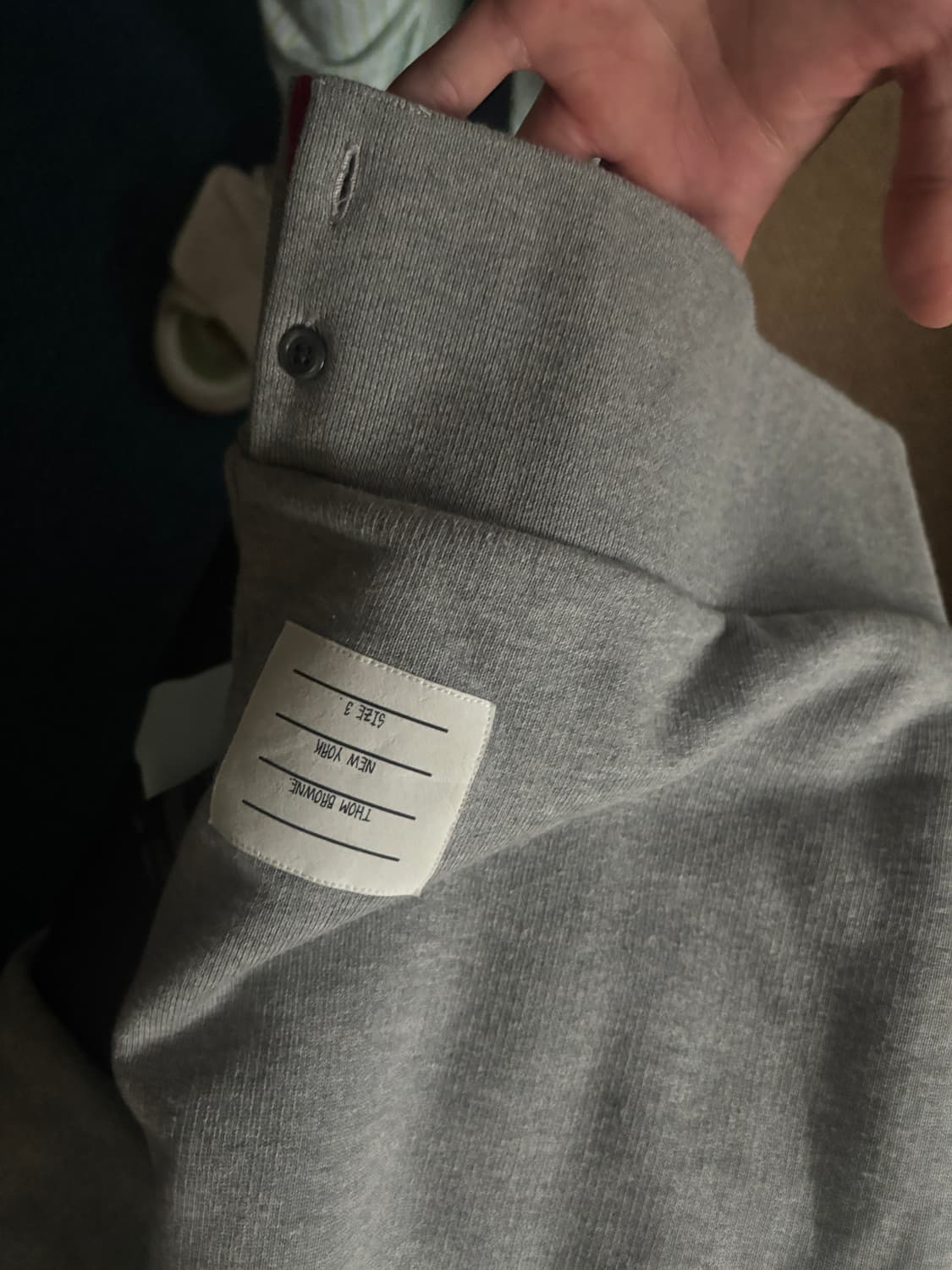 톰브라운 백 삼선 맨투맨 상품이미지3