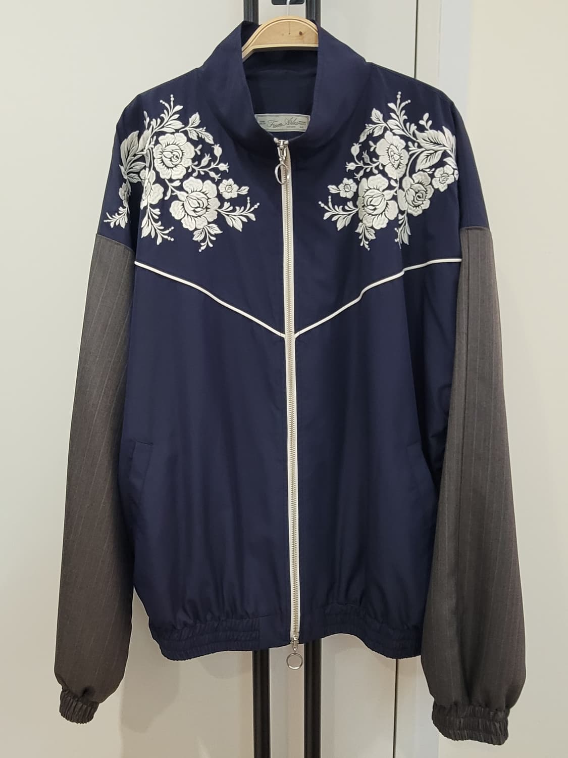 프롬아를 플라워 자수 80S 트랙자켓 남성용 L사이즈 상품이미지2