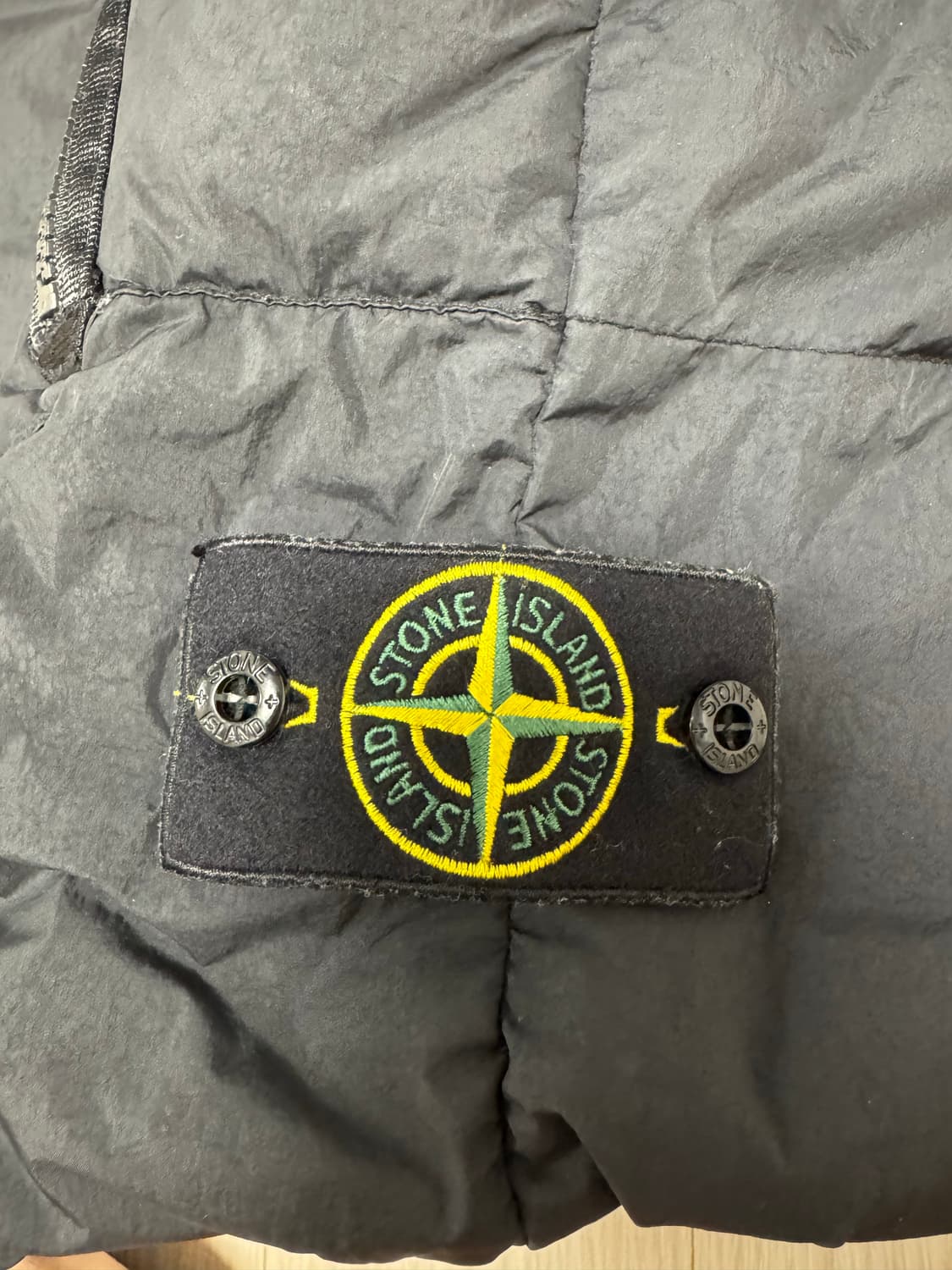 스톤아일랜드 크링클랩스 21fw 패딩 조끼 L사이즈 팝니다. 상품이미지4