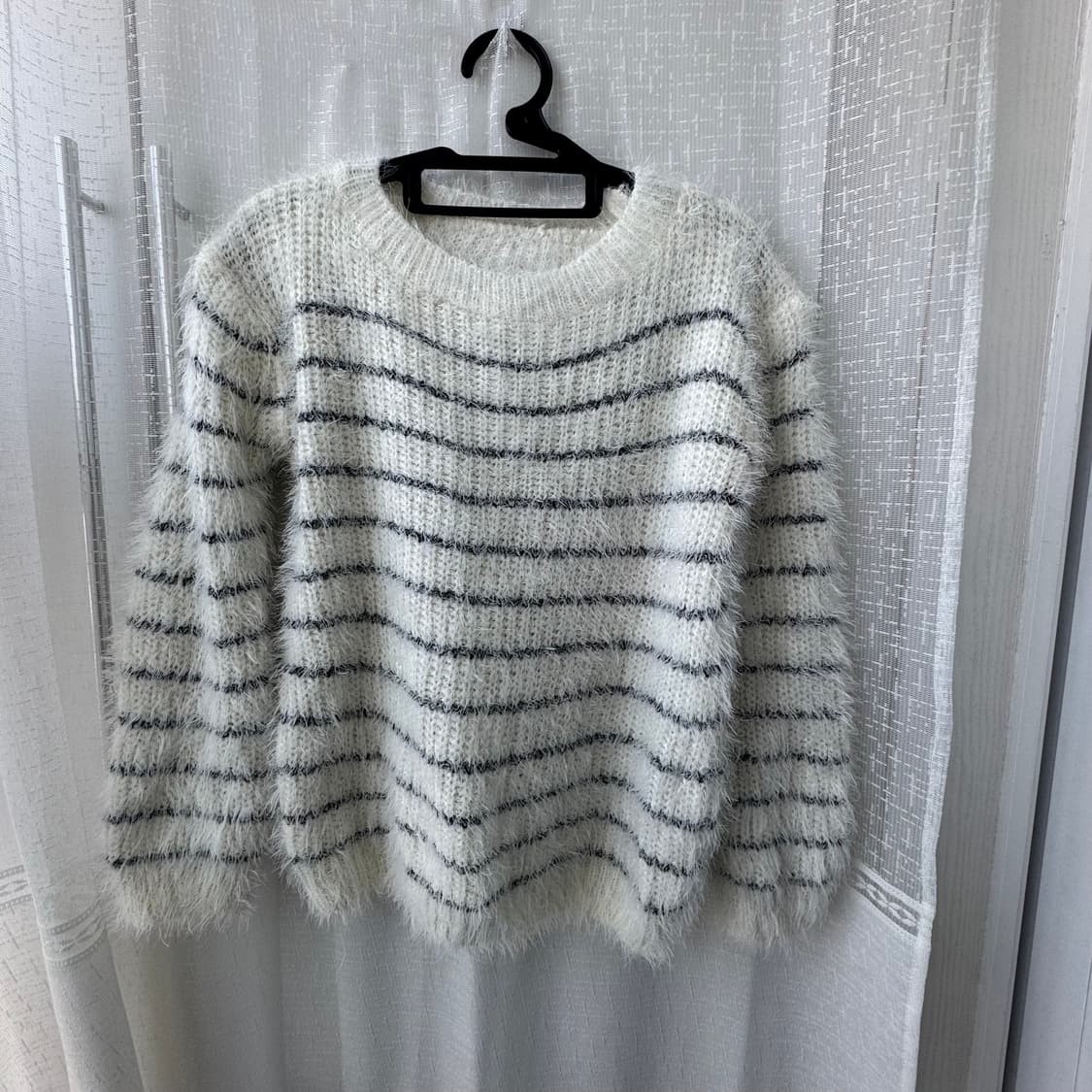 사랑스러운 아이보리 줄무늬 포슬이 니트 스웨터 상품이미지4