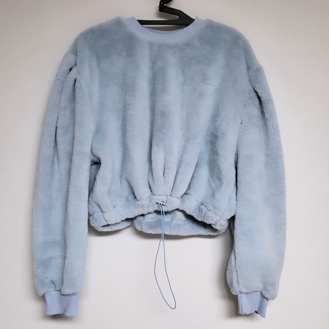 퍼프 퍼 크롭 맨투맨 상품이미지1