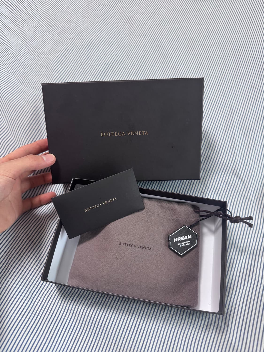 (새상품급) 보테가 베네타 블랙 반지갑 풀박스 상품이미지9
