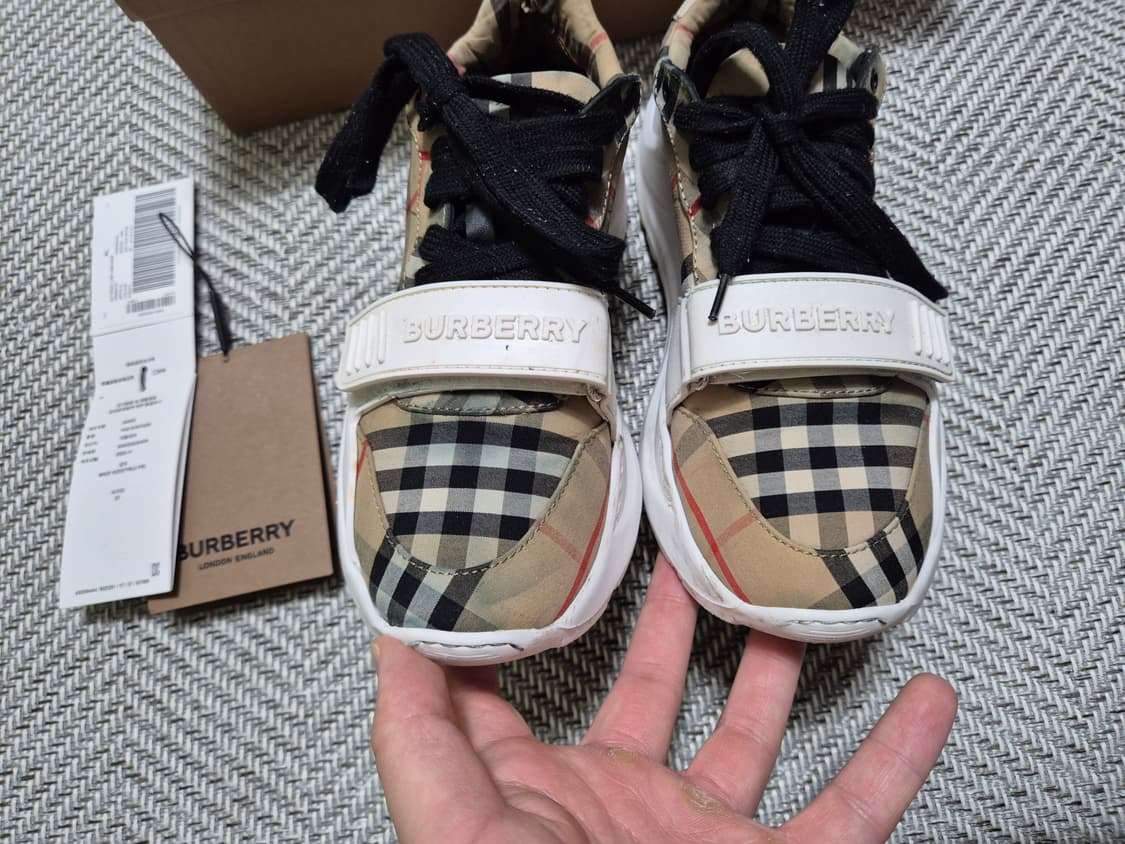 정품 백화점판 버버리 스니커즈 37 235-240 상품이미지5