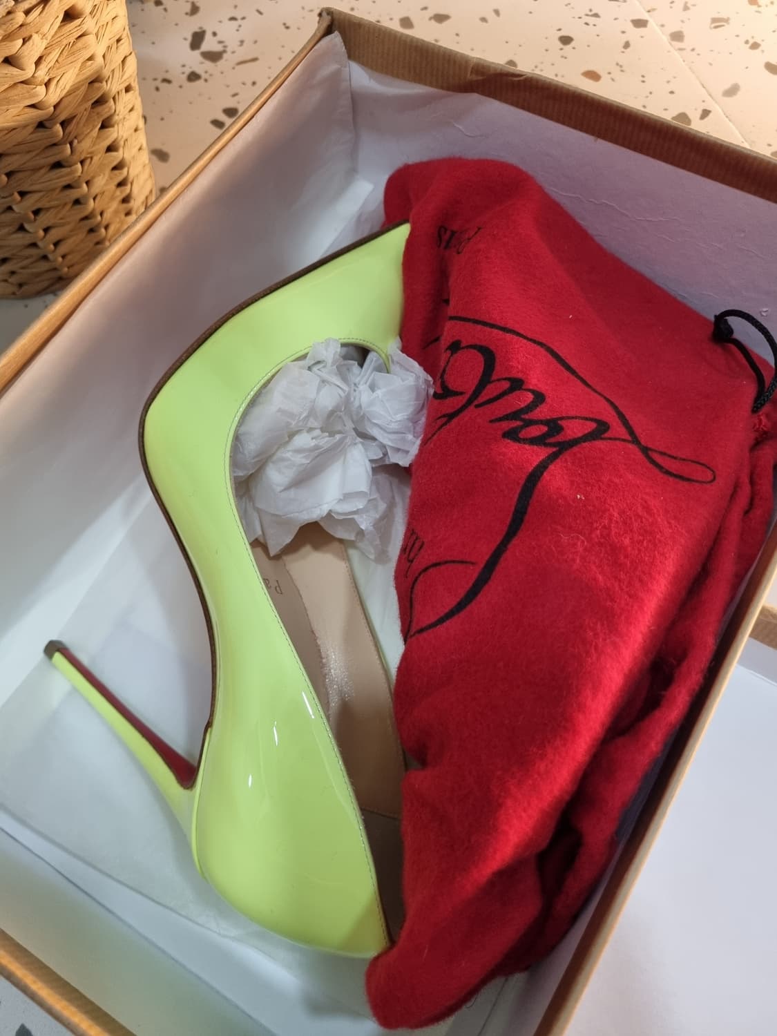 크리스찬 루부탱 피갈120 페이턴트 네온(형광색) 36 사이즈 판매합니다 상품이미지9