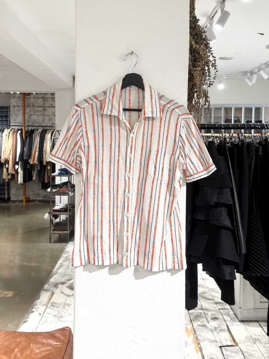 셀린느 화이트 체인 스트라이프 패턴 하프 셔츠 상품이미지1