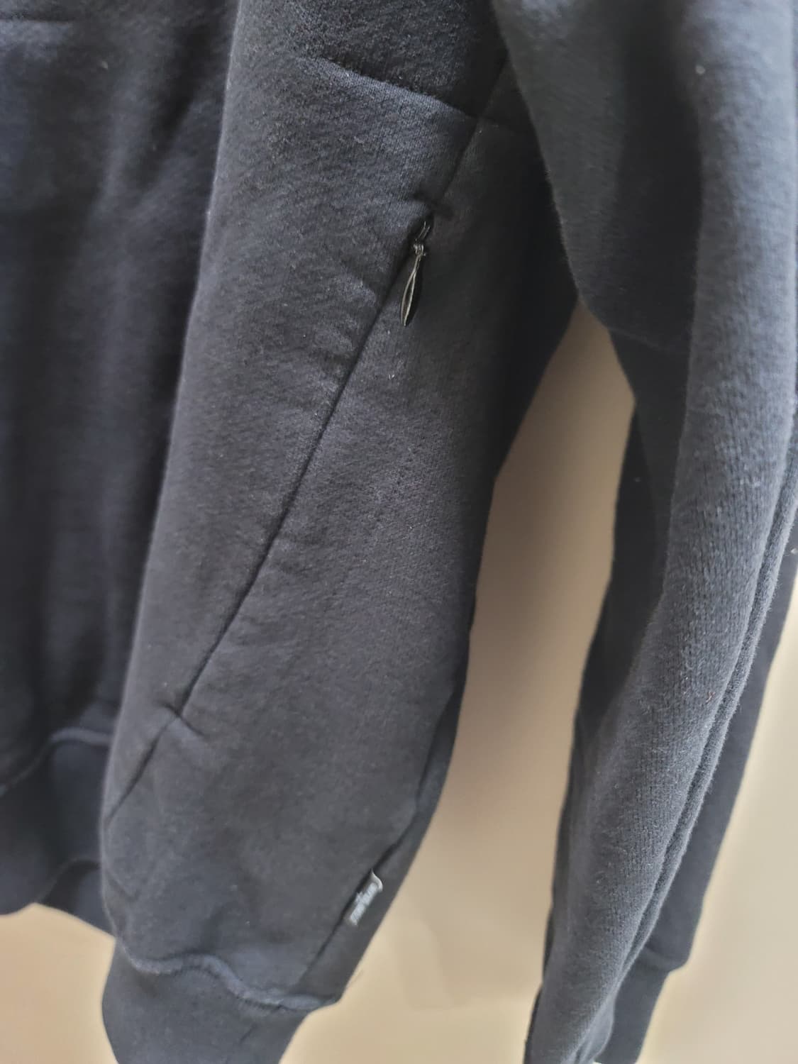 스톤아일랜드 쉐도우프로젝트 포켓 맨투맨 티셔츠 상품이미지3