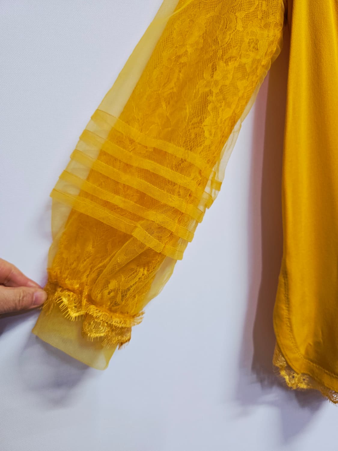 한섬 마인 레이스 펀칭 시스루 블라우스 상품이미지4