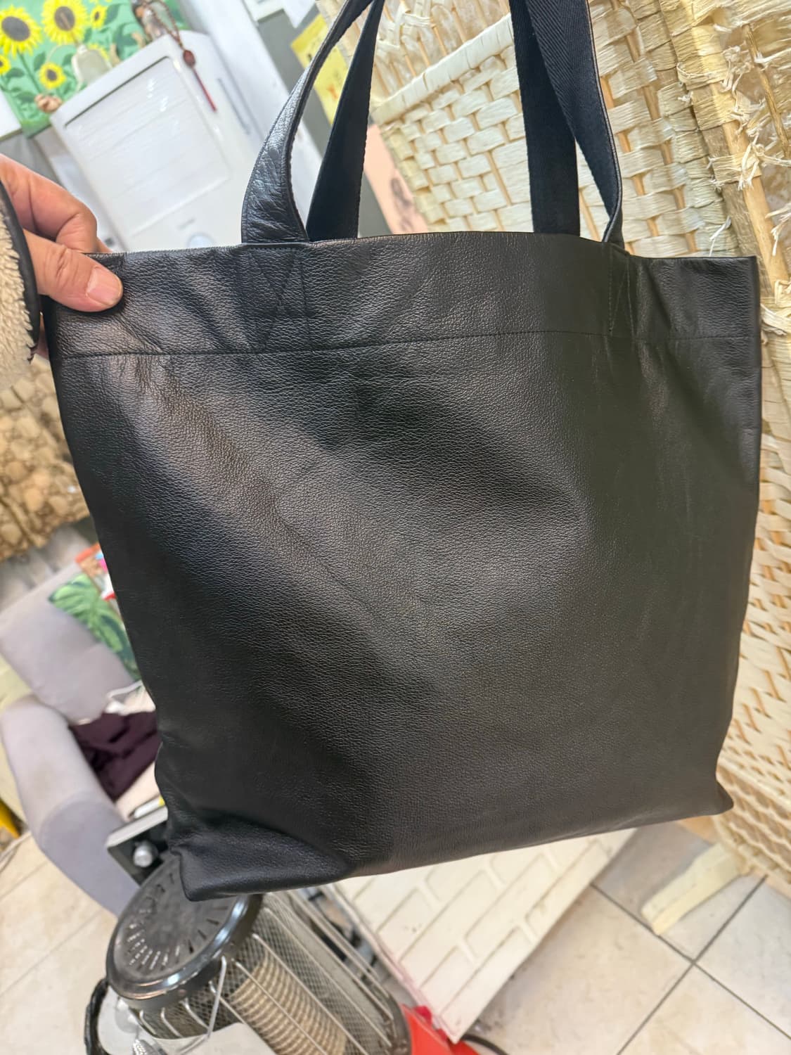 정품 요지야마모토 레더 쇼퍼백 팝니다 상품이미지3