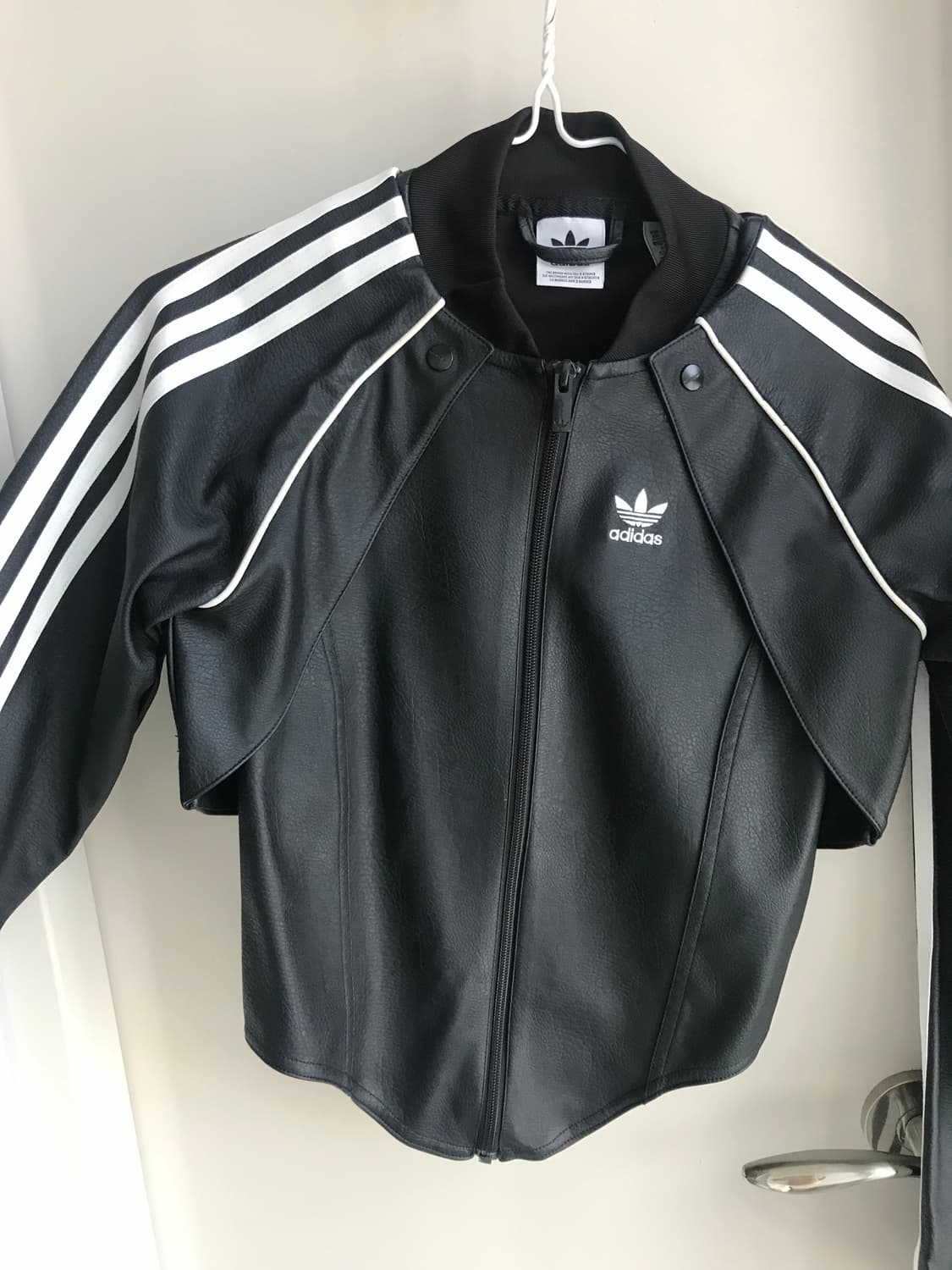 아디다스 레더 크롭 베스트 볼레로 자켓 xs 상품이미지3