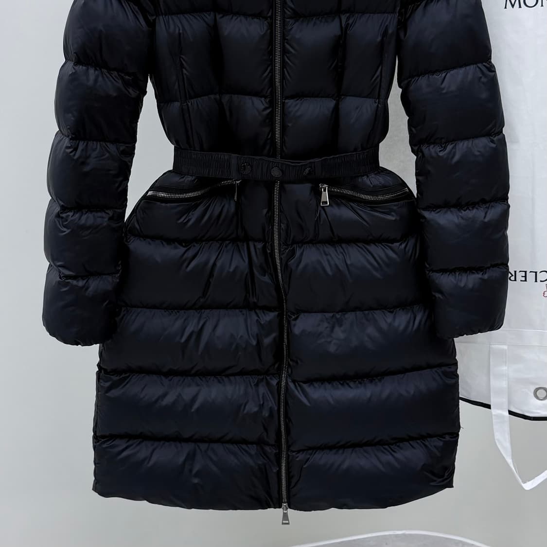 [S+급/0] 몽클레어 보에딕 여성패딩 블랙 폭스퍼 풀구성 상품이미지3