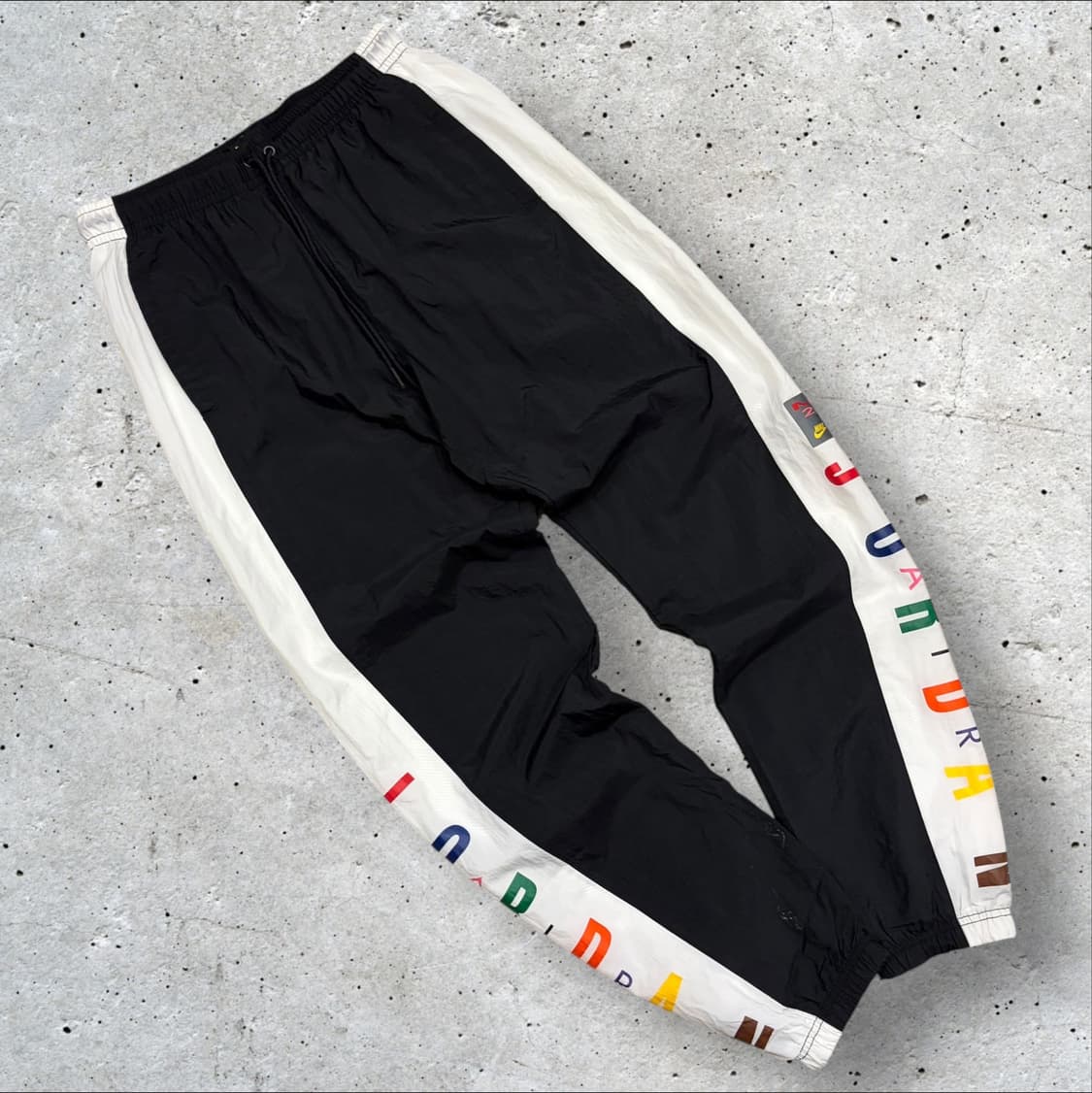 [L] 조던 블랙/화이트 나일론 트랙 조거 팬츠 C695 상품이미지1