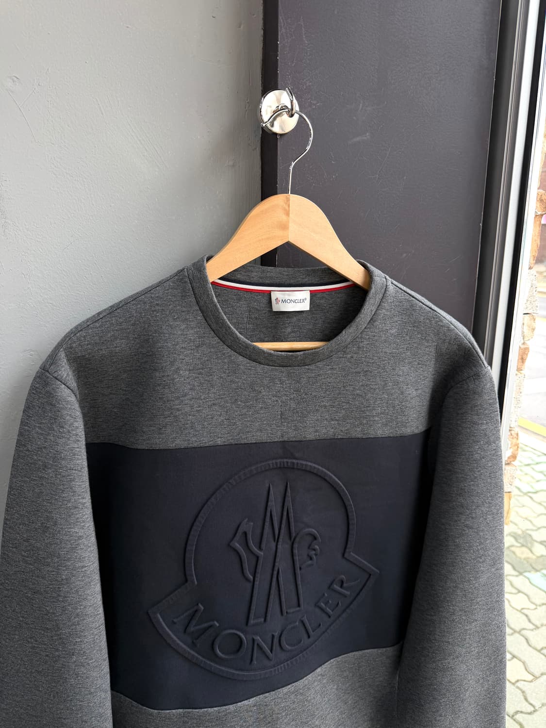 XL/ 몽클레어 네오프렌 빅로고 맨투맨 상품이미지4