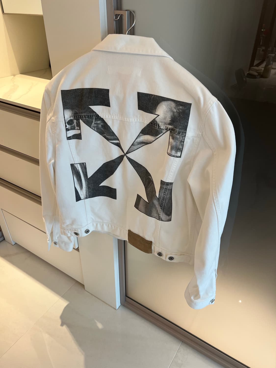 오프화이트 카라바조 애로우 데님자켓 상품이미지1