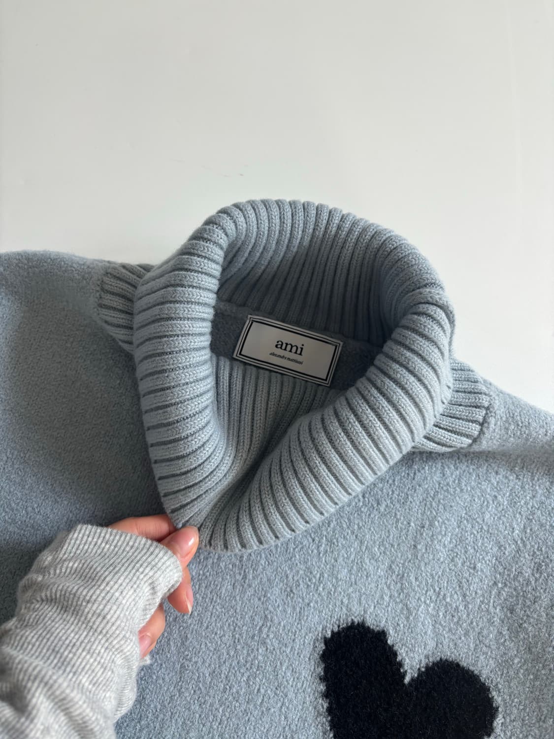 AMI 아미 스틸블루 인타르시아 터틀넥 니트 상품이미지6