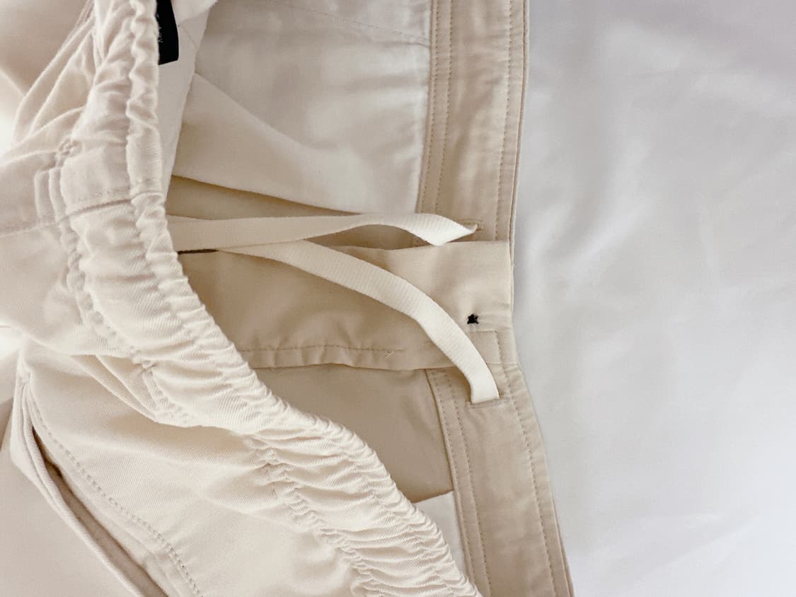 띠어리 연베이지 베이직 밴딩 슬랙스 (31-32사이즈)(택있음) 상품이미지4