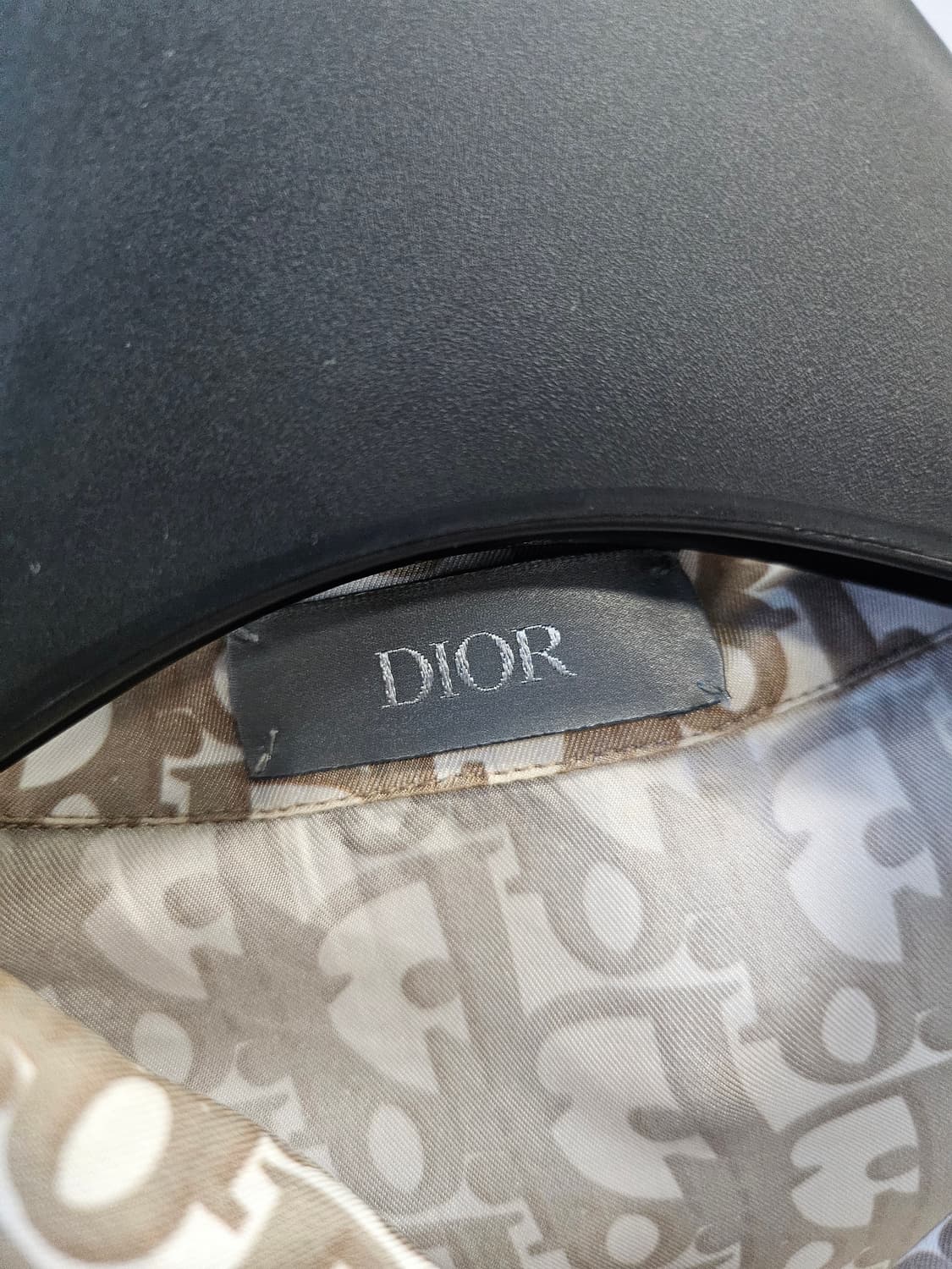 디올 오블리크 실크 반팔 셔츠
사이즈 41 / 사용감 적음
 상품이미지3