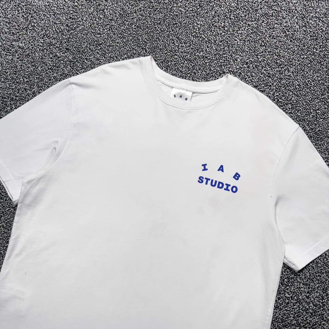 Name : 아이앱스튜디오 시그니처 후면 빅로고 반팔 :)  상품이미지3