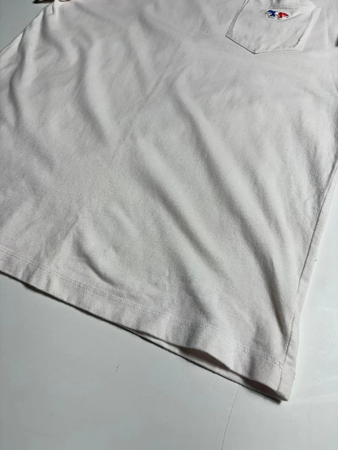 메종키츠네 트리컬러 폭스 포켓 코튼 반팔 티셔츠 R2231 상품이미지3