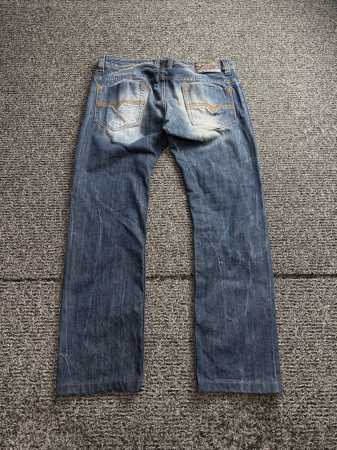 디젤 사파두 아카이브 데저트 워싱 레귤러 데님 팬츠 2950 상품이미지4