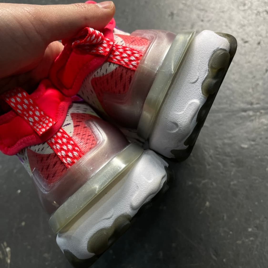 255  나이키 리액트 비전 상품이미지4