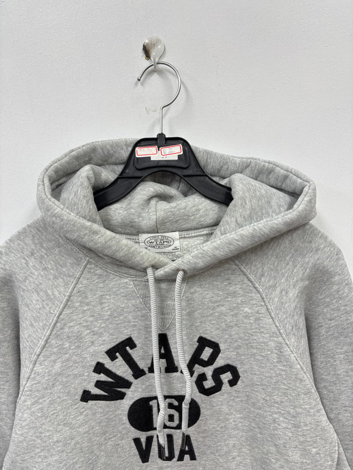 더블탭스 후드티 상품이미지3