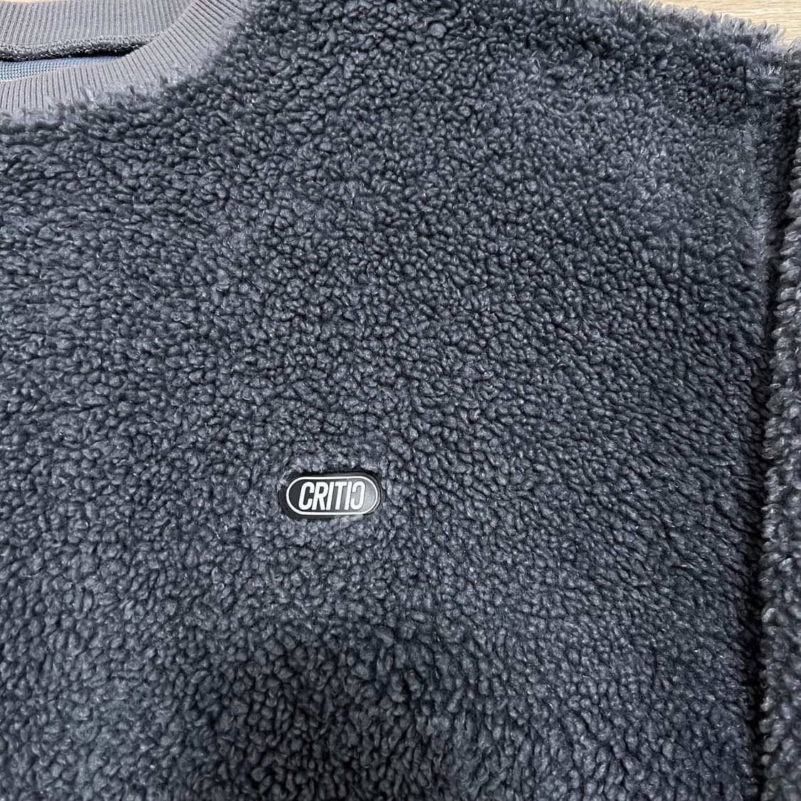 크리틱 남여공용 와펜 웜업 뽀글이 맨투맨 티셔츠 [차콜] XL/105 상품이미지4