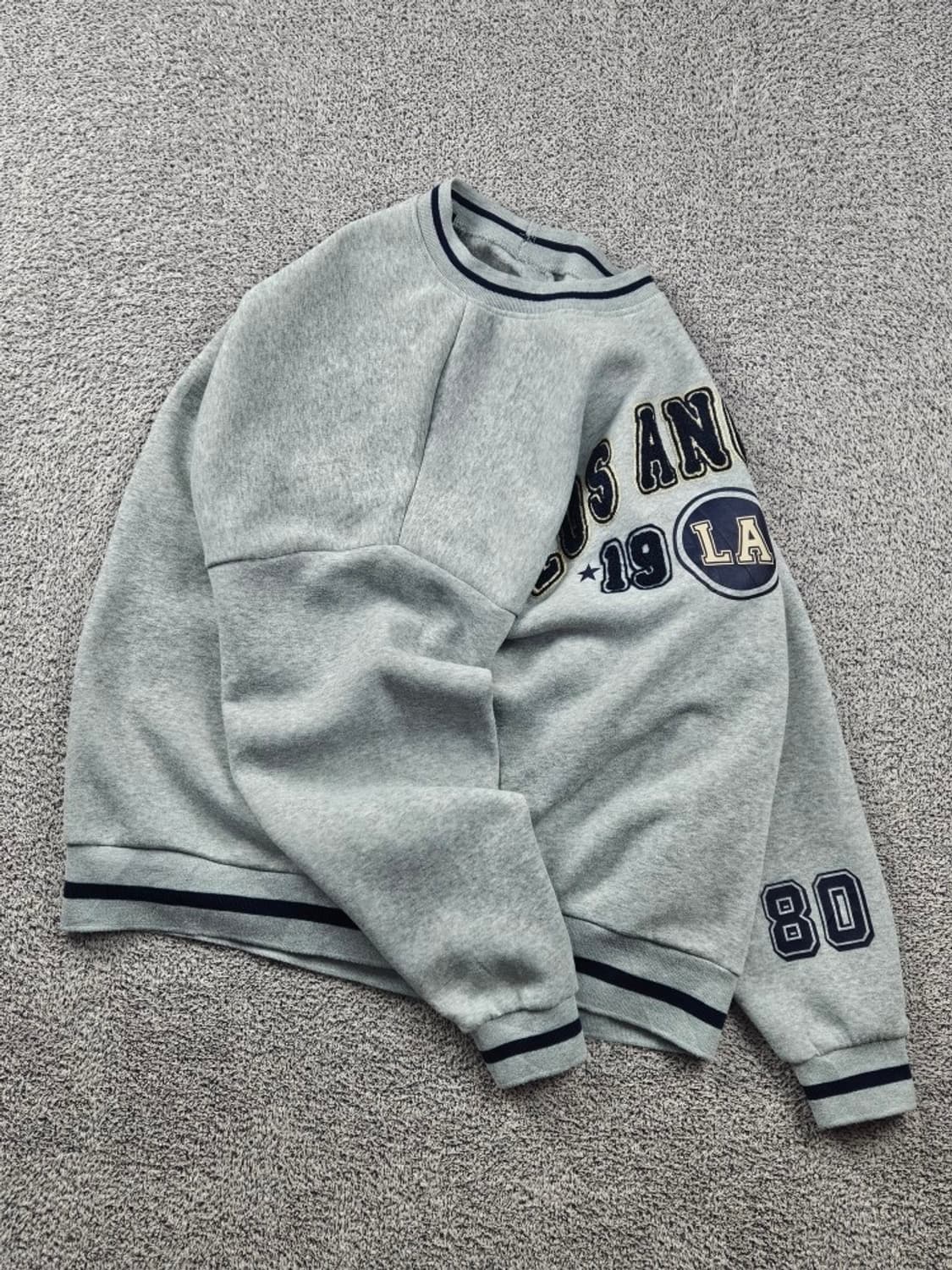 샤를로트 루스 로스앤젤레스 맨투맨 스웻 셔츠 (2XL추정) / 11100 상품이미지4