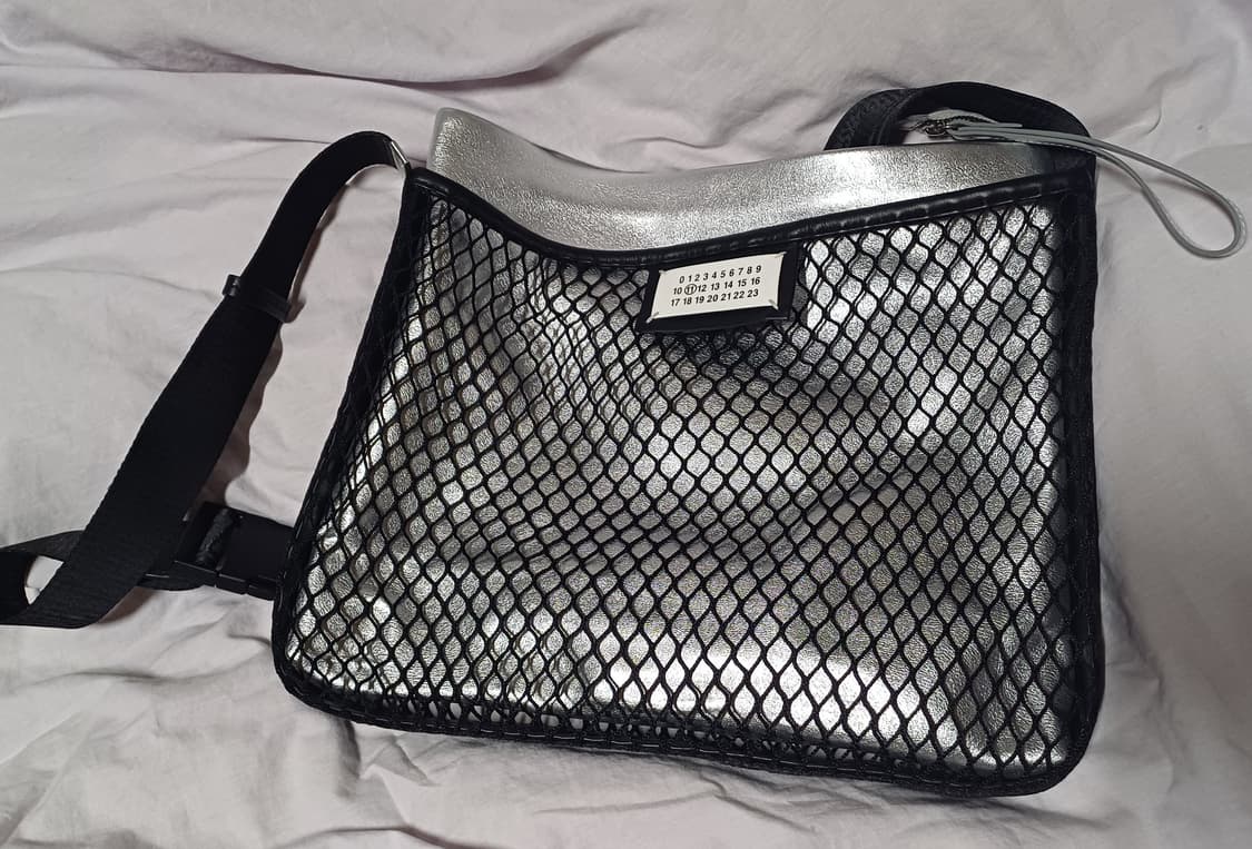 [새제품] 마르지엘라 메탈릭실버 숄더백 파우치 크로스백 가방 클러치백 상품이미지8