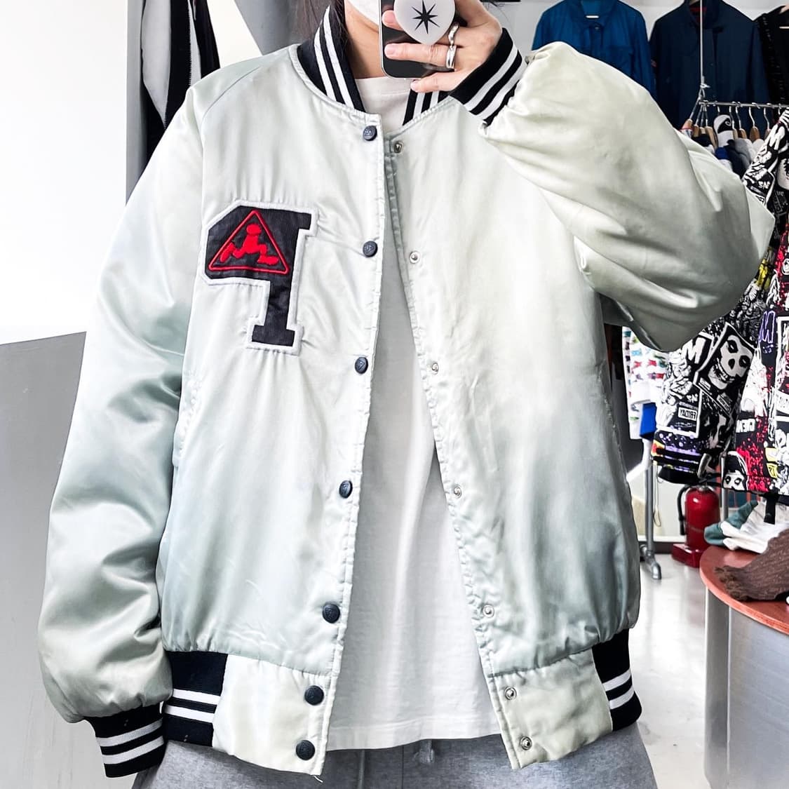 P.T.S 90s 라이트 실버 바시티 점퍼 상품이미지3